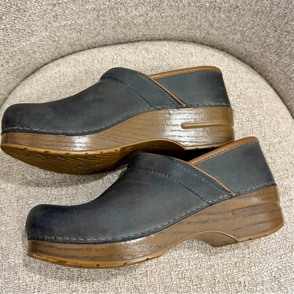 Gray Dansko Clogs Size 38